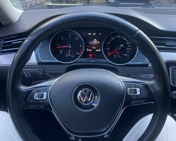 Фольксваген Пассат 2015 в Киеве на Automoto.ua Серый Фольксваген Пассат, объемом двигателя 1.97 л и пробегом 272 тыс. км за 16800 $, фото 3 на Automoto.ua