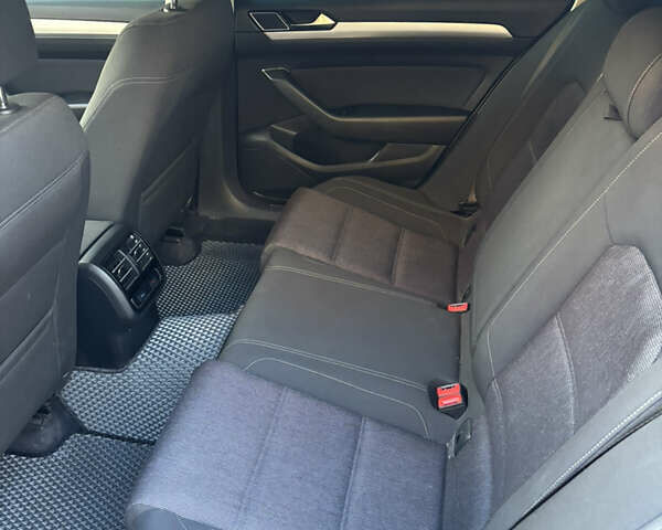 Сірий Фольксваген Пассат, об'ємом двигуна 1.97 л та пробігом 260 тис. км за 14499 $, фото 27 на Automoto.ua