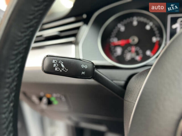 Серый Фольксваген Пассат, объемом двигателя 2 л и пробегом 248 тыс. км за 13750 $, фото 97 на Automoto.ua