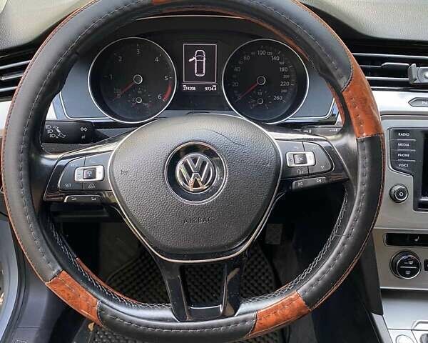 Серый Фольксваген Пассат, объемом двигателя 2 л и пробегом 229 тыс. км за 17000 $, фото 9 на Automoto.ua