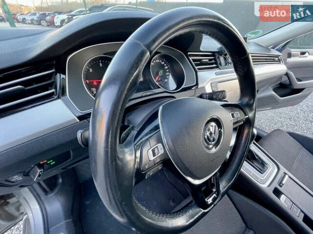 Серый Фольксваген Пассат, объемом двигателя 1.97 л и пробегом 278 тыс. км за 13900 $, фото 28 на Automoto.ua