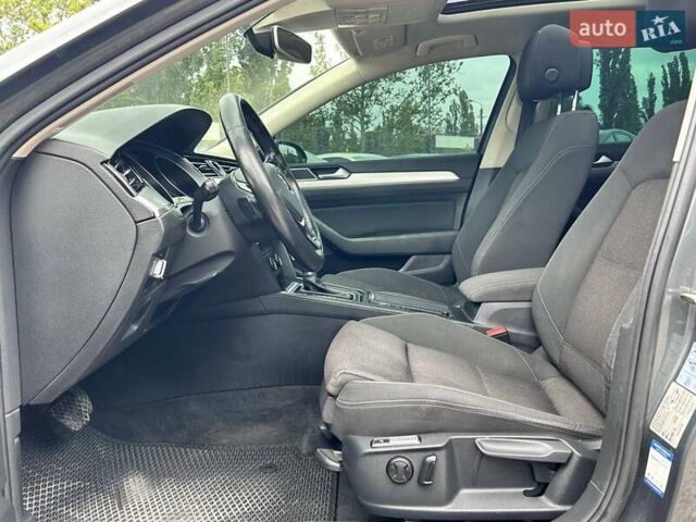 Серый Фольксваген Пассат, объемом двигателя 1.97 л и пробегом 334 тыс. км за 13000 $, фото 13 на Automoto.ua