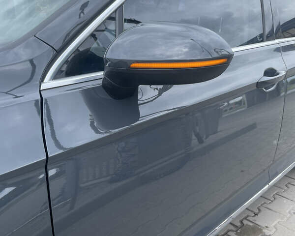 Серый Фольксваген Пассат, объемом двигателя 2 л и пробегом 245 тыс. км за 17995 $, фото 2 на Automoto.ua