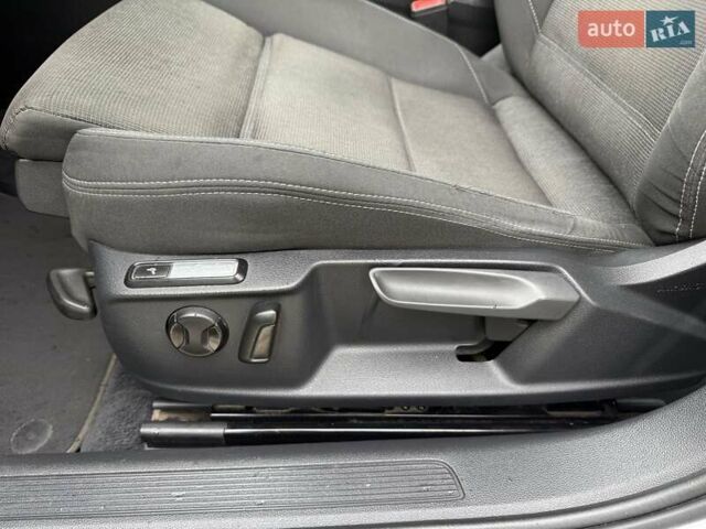 Серый Фольксваген Пассат, объемом двигателя 1.6 л и пробегом 325 тыс. км за 12200 $, фото 16 на Automoto.ua