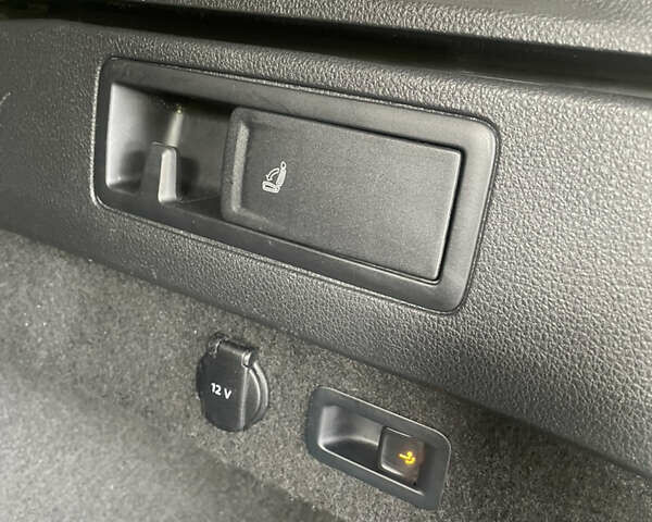 Серый Фольксваген Пассат, объемом двигателя 1.97 л и пробегом 326 тыс. км за 15999 $, фото 36 на Automoto.ua