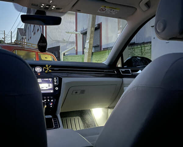 Серый Фольксваген Пассат, объемом двигателя 2 л и пробегом 245 тыс. км за 17995 $, фото 80 на Automoto.ua