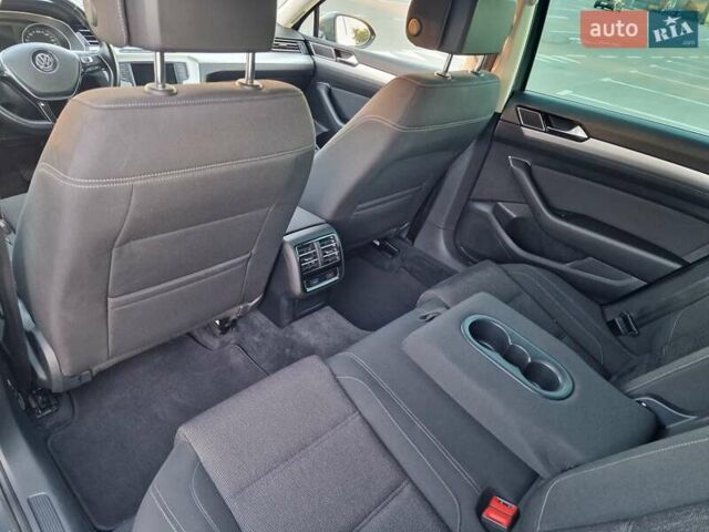 Сірий Фольксваген Пассат, об'ємом двигуна 1.97 л та пробігом 300 тис. км за 14200 $, фото 30 на Automoto.ua