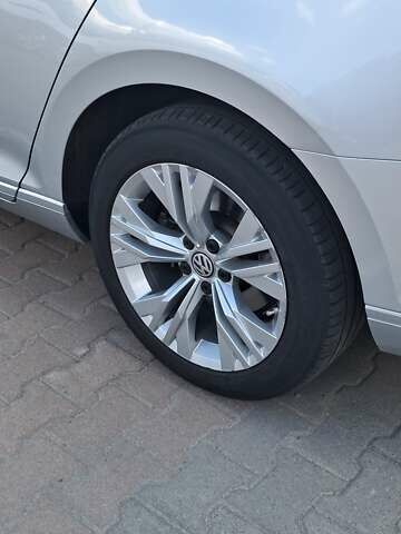 Серый Фольксваген Пассат, объемом двигателя 1.97 л и пробегом 328 тыс. км за 13900 $, фото 15 на Automoto.ua