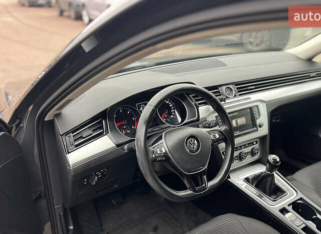 Серый Фольксваген Пассат, объемом двигателя 1.97 л и пробегом 218 тыс. км за 11800 $, фото 8 на Automoto.ua