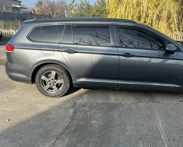 Серый Фольксваген Пассат, объемом двигателя 1.6 л и пробегом 335 тыс. км за 12900 $, фото 9 на Automoto.ua