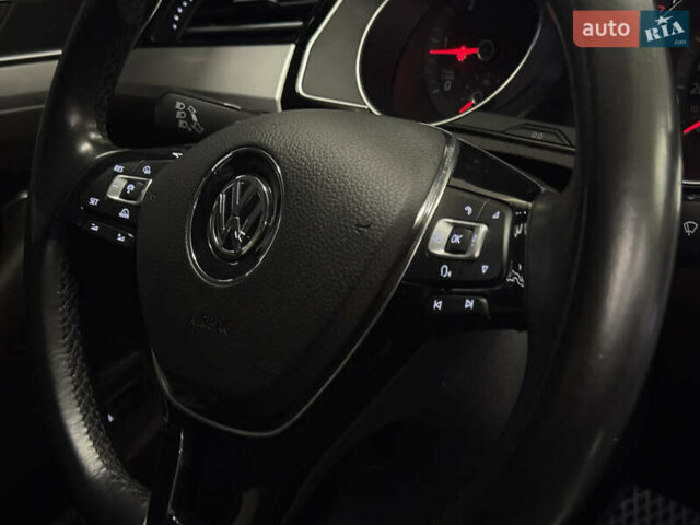 Серый Фольксваген Пассат, объемом двигателя 2 л и пробегом 257 тыс. км за 13599 $, фото 27 на Automoto.ua