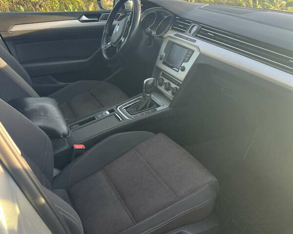 Фольксваген Пассат 2015 в Львове на Automoto.ua Серый Фольксваген Пассат, объемом двигателя 1.97 л и пробегом 315 тыс. км за 13500 $, фото 7 на Automoto.ua