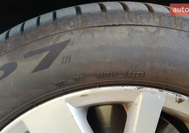 Серый Фольксваген Пассат, объемом двигателя 1.97 л и пробегом 270 тыс. км за 14000 $, фото 11 на Automoto.ua