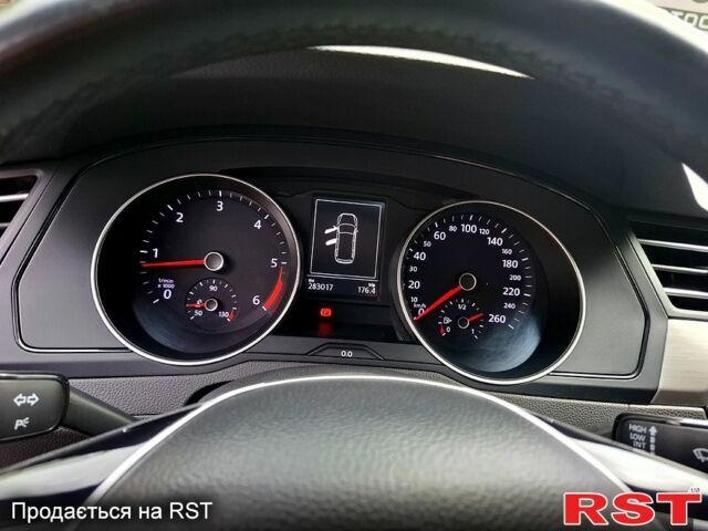 Серый Фольксваген Пассат, объемом двигателя 1.6 л и пробегом 288 тыс. км за 13200 $, фото 5 на Automoto.ua