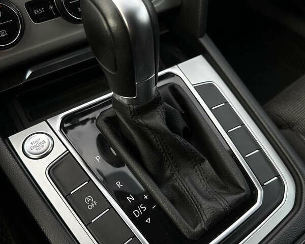 Серый Фольксваген Пассат, объемом двигателя 1.97 л и пробегом 297 тыс. км за 14600 $, фото 19 на Automoto.ua