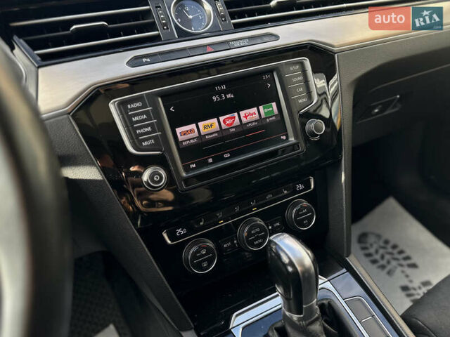 Серый Фольксваген Пассат, объемом двигателя 2 л и пробегом 370 тыс. км за 13999 $, фото 39 на Automoto.ua