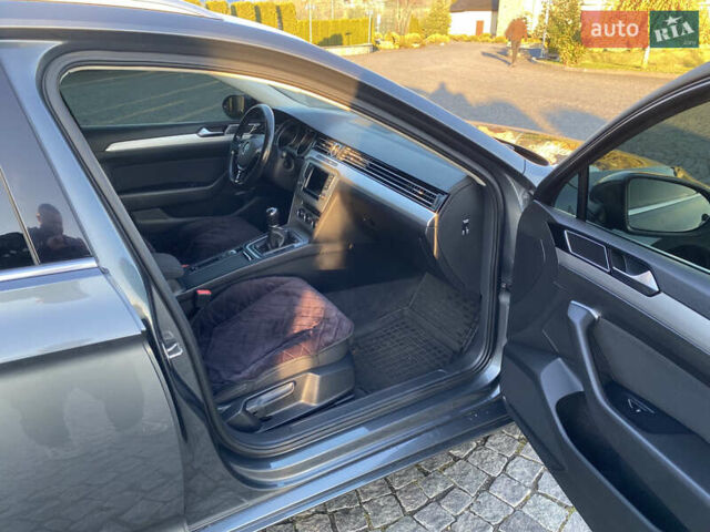 Сірий Фольксваген Пассат, об'ємом двигуна 1.6 л та пробігом 239 тис. км за 14300 $, фото 16 на Automoto.ua