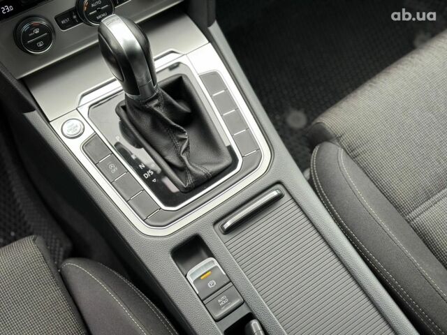 Серый Фольксваген Пассат, объемом двигателя 2 л и пробегом 283 тыс. км за 14990 $, фото 27 на Automoto.ua