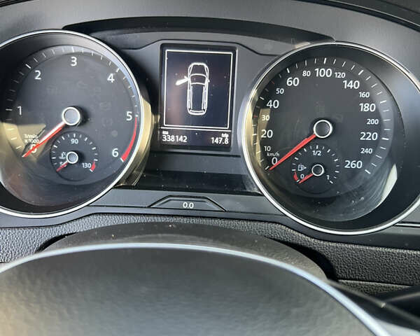 Серый Фольксваген Пассат, объемом двигателя 1.6 л и пробегом 335 тыс. км за 12900 $, фото 16 на Automoto.ua