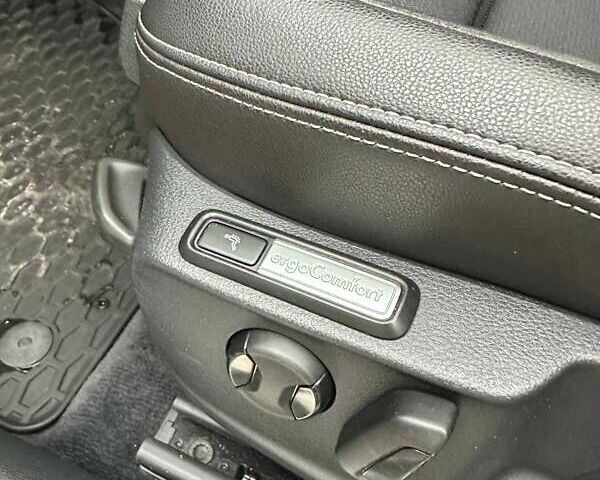 Серый Фольксваген Пассат, объемом двигателя 1.97 л и пробегом 260 тыс. км за 18900 $, фото 14 на Automoto.ua