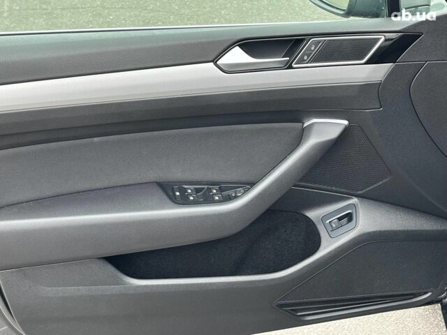 Серый Фольксваген Пассат, объемом двигателя 2 л и пробегом 300 тыс. км за 15390 $, фото 23 на Automoto.ua