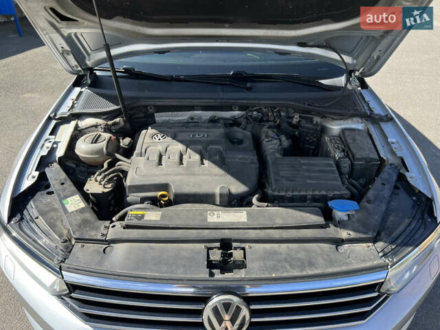 Серый Фольксваген Пассат, объемом двигателя 1.97 л и пробегом 315 тыс. км за 18000 $, фото 44 на Automoto.ua