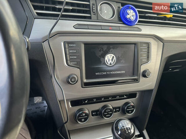 Серый Фольксваген Пассат, объемом двигателя 1.6 л и пробегом 335 тыс. км за 12900 $, фото 15 на Automoto.ua