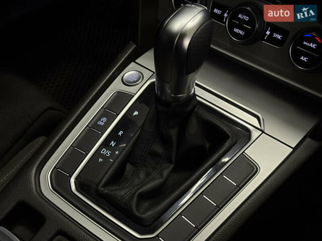 Серый Фольксваген Пассат, объемом двигателя 2 л и пробегом 257 тыс. км за 13599 $, фото 31 на Automoto.ua