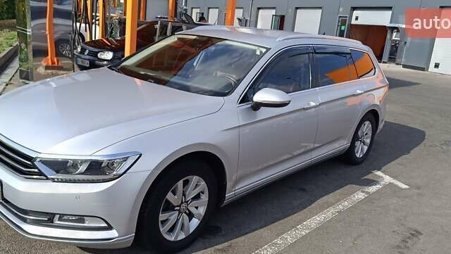 Серый Фольксваген Пассат, объемом двигателя 1.6 л и пробегом 235 тыс. км за 12800 $, фото 92 на Automoto.ua