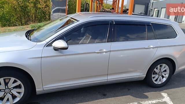 Серый Фольксваген Пассат, объемом двигателя 1.6 л и пробегом 235 тыс. км за 12800 $, фото 18 на Automoto.ua