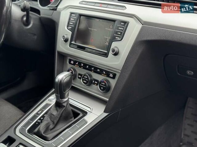 Серый Фольксваген Пассат, объемом двигателя 2 л и пробегом 273 тыс. км за 13800 $, фото 30 на Automoto.ua