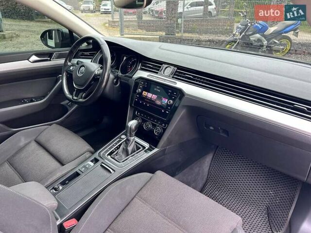 Серый Фольксваген Пассат, объемом двигателя 1.97 л и пробегом 334 тыс. км за 13000 $, фото 38 на Automoto.ua
