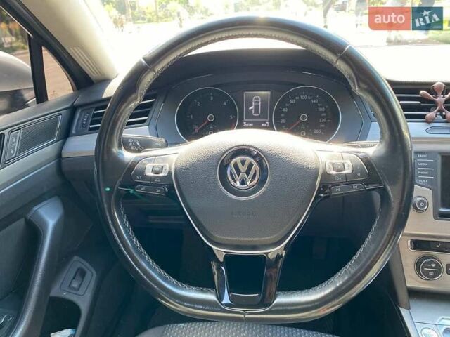 Серый Фольксваген Пассат, объемом двигателя 1.97 л и пробегом 292 тыс. км за 13400 $, фото 20 на Automoto.ua