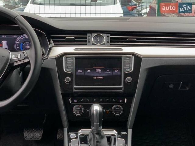 Серый Фольксваген Пассат, объемом двигателя 2 л и пробегом 182 тыс. км за 16455 $, фото 59 на Automoto.ua