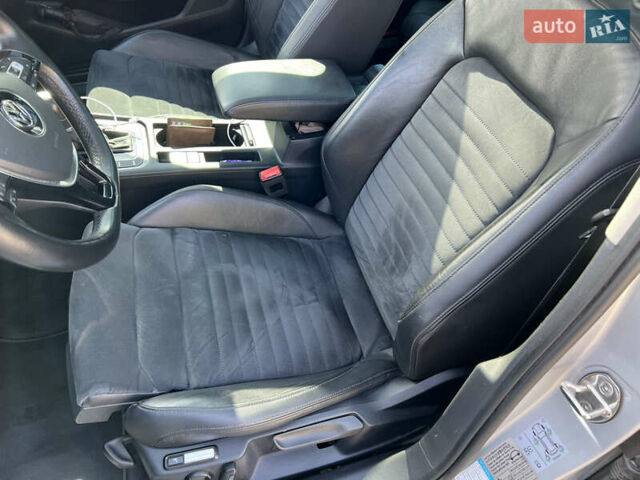 Серый Фольксваген Пассат, объемом двигателя 1.97 л и пробегом 315 тыс. км за 18000 $, фото 43 на Automoto.ua