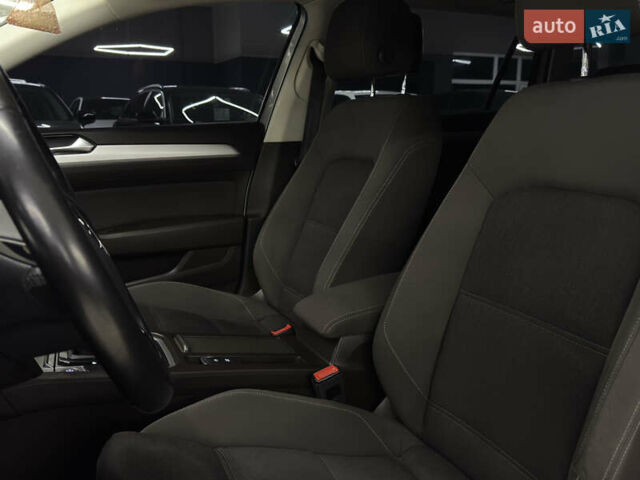 Серый Фольксваген Пассат, объемом двигателя 2 л и пробегом 257 тыс. км за 13599 $, фото 15 на Automoto.ua