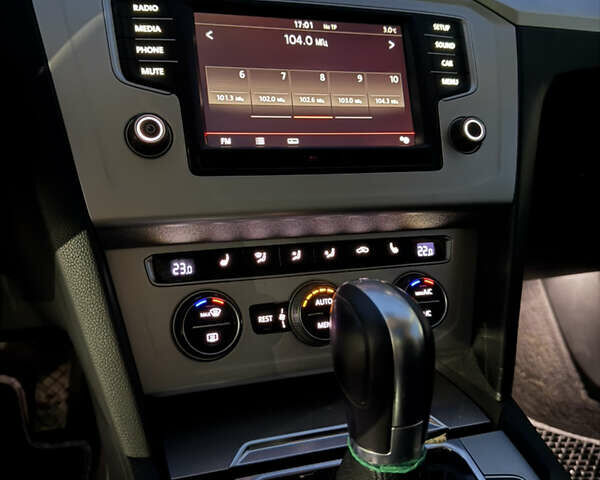 Сірий Фольксваген Пассат, об'ємом двигуна 2 л та пробігом 237 тис. км за 13900 $, фото 10 на Automoto.ua