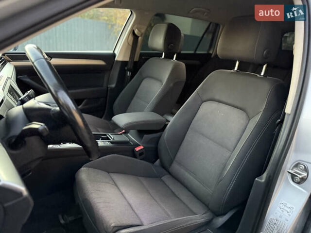 Серый Фольксваген Пассат, объемом двигателя 2 л и пробегом 256 тыс. км за 12800 $, фото 27 на Automoto.ua