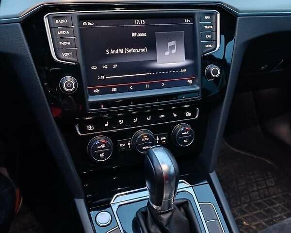 Серый Фольксваген Пассат, объемом двигателя 1.97 л и пробегом 229 тыс. км за 18900 $, фото 19 на Automoto.ua