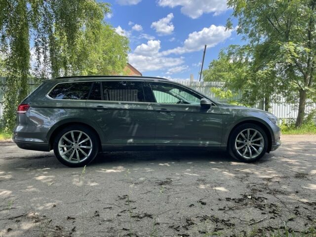 Серый Фольксваген Пассат, объемом двигателя 1.6 л и пробегом 320 тыс. км за 11700 $, фото 1 на Automoto.ua