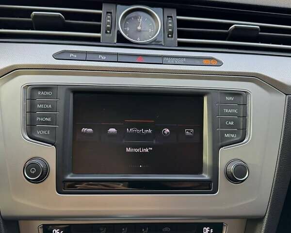 Сірий Фольксваген Пассат, об'ємом двигуна 1.6 л та пробігом 357 тис. км за 12999 $, фото 10 на Automoto.ua