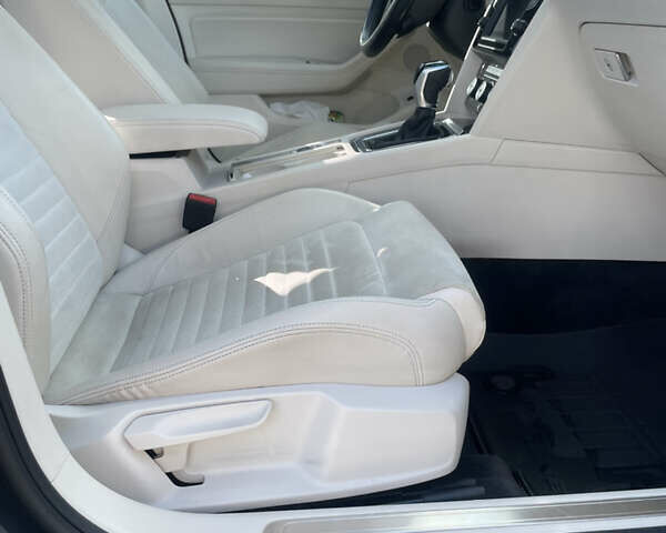 Серый Фольксваген Пассат, объемом двигателя 2 л и пробегом 245 тыс. км за 17995 $, фото 92 на Automoto.ua