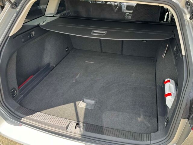 Серый Фольксваген Пассат, объемом двигателя 2 л и пробегом 290 тыс. км за 13999 $, фото 6 на Automoto.ua