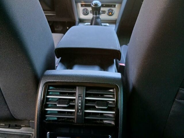 Серый Фольксваген Пассат, объемом двигателя 1.6 л и пробегом 221 тыс. км за 12800 $, фото 3 на Automoto.ua