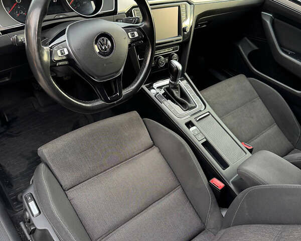 Серый Фольксваген Пассат, объемом двигателя 2 л и пробегом 277 тыс. км за 14000 $, фото 6 на Automoto.ua