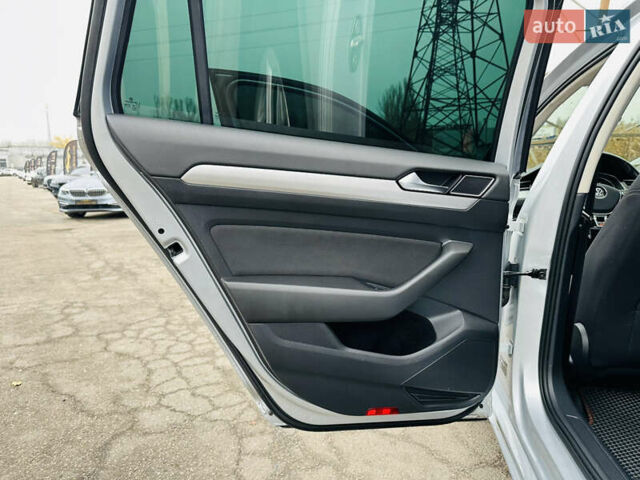 Сірий Фольксваген Пассат, об'ємом двигуна 1.97 л та пробігом 309 тис. км за 13900 $, фото 15 на Automoto.ua