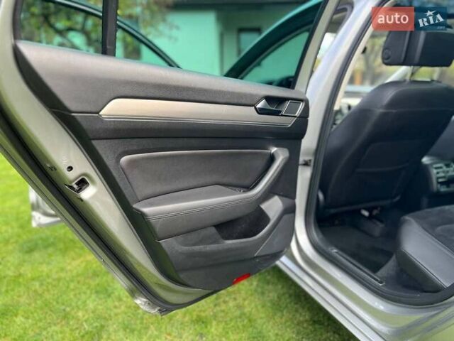 Фольксваген Пассат 2015 в Ивано-Франковске на Automoto.ua Серый Фольксваген Пассат, объемом двигателя 1.97 л и пробегом 293 тыс. км за 17600 $, фото 30 на Automoto.ua