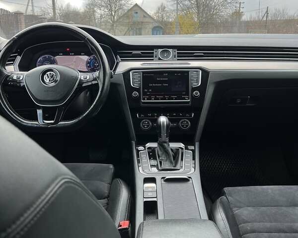 Серый Фольксваген Пассат, объемом двигателя 1.6 л и пробегом 278 тыс. км за 13300 $, фото 15 на Automoto.ua