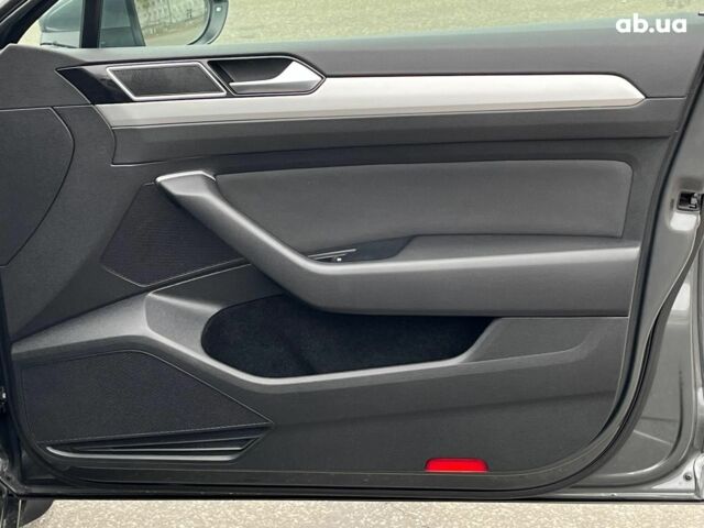 Серый Фольксваген Пассат, объемом двигателя 2 л и пробегом 300 тыс. км за 15390 $, фото 13 на Automoto.ua