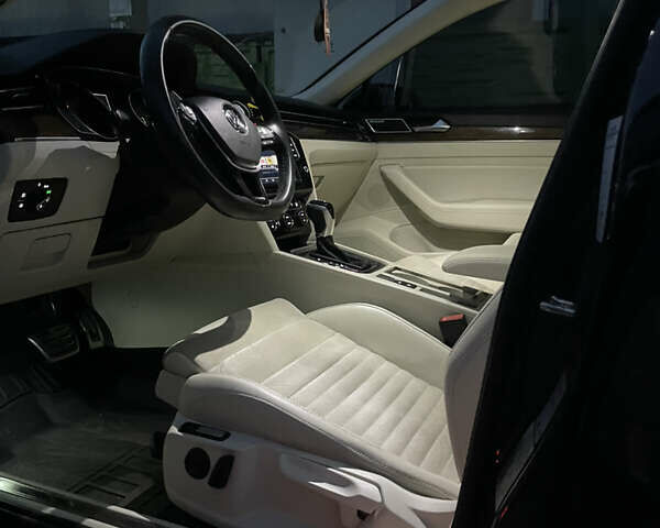 Серый Фольксваген Пассат, объемом двигателя 2 л и пробегом 245 тыс. км за 17995 $, фото 71 на Automoto.ua